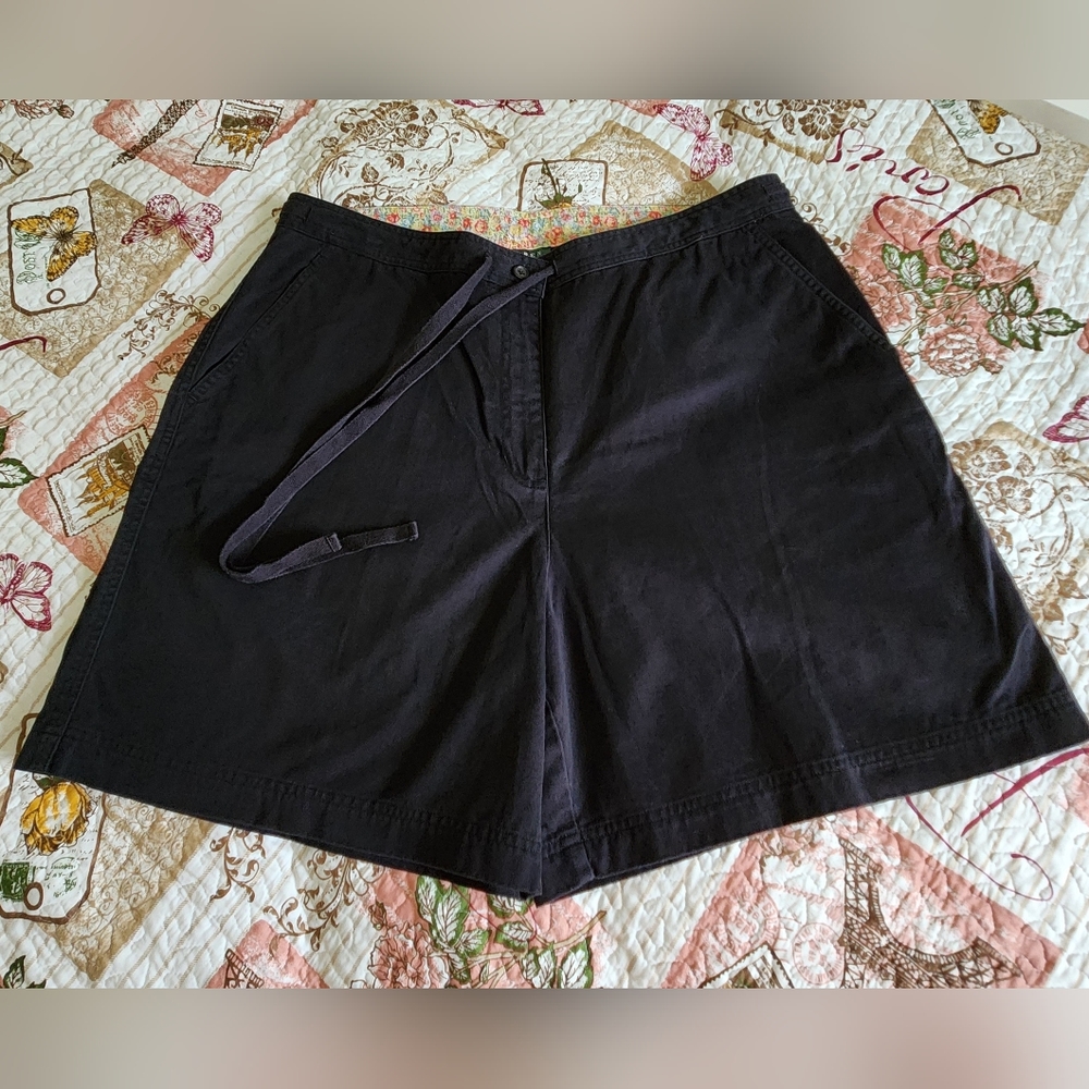 Lauren Ralph Lauren Shorts Womens  Black Cotton Flat Front Size 16W‎